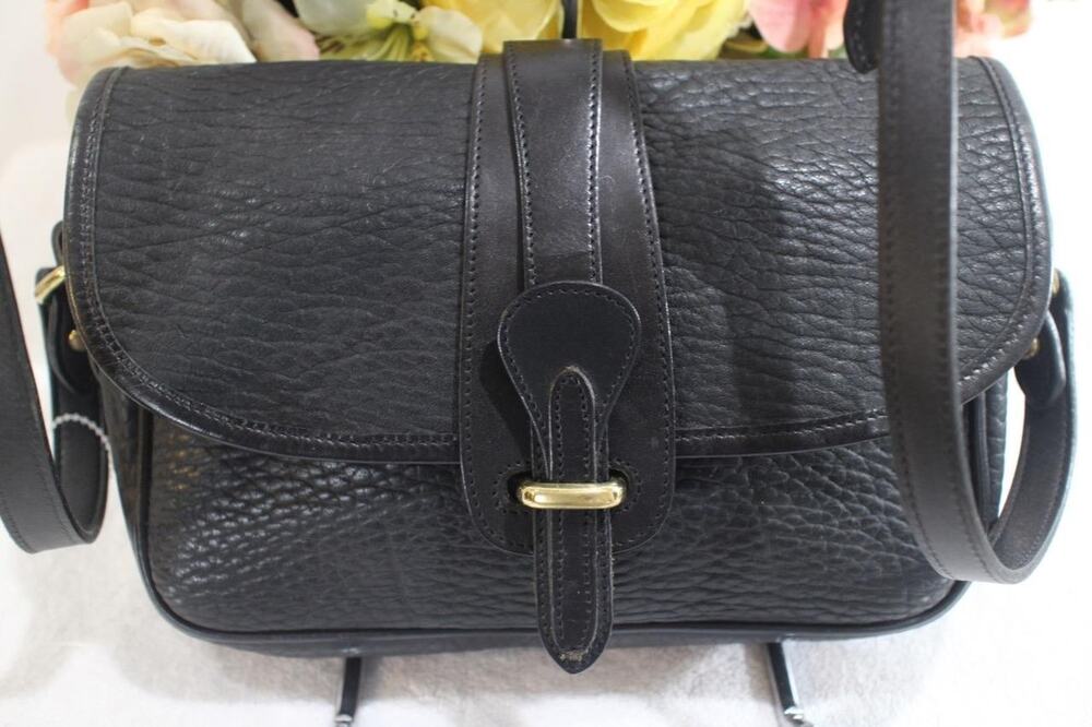 vintage Dooney and Bourke Black Leather SHOULDER BAG PURSE (120